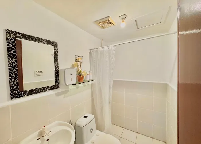 Attractive With Luxury Bed Good For 1-4pax High Speed Wifi With Netflix Free Pool & Parking Suba Basbas
