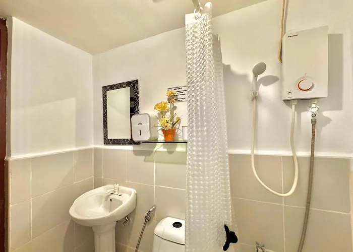 Attractive With Luxury Bed Good For 1-4pax High Speed Wifi With Netflix Free Pool & Parking アパート
