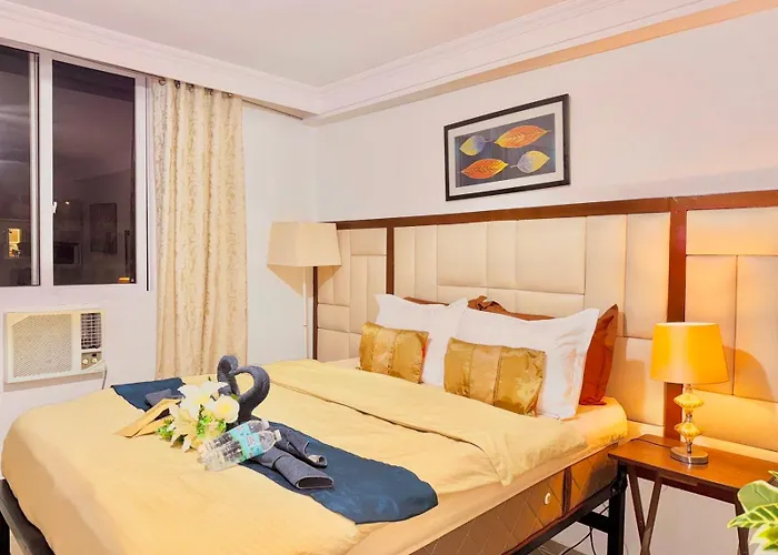 Attractive With Luxury Bed Good For 1-4pax High Speed Wifi With Netflix Free Pool & Parking アパート Suba Basbas
