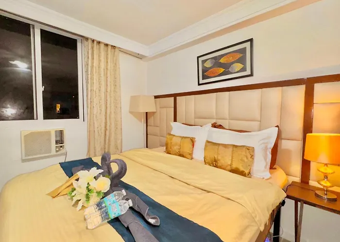 Attractive With Luxury Bed Good For 1-4pax High Speed Wifi With Netflix Free Pool & Parking *
