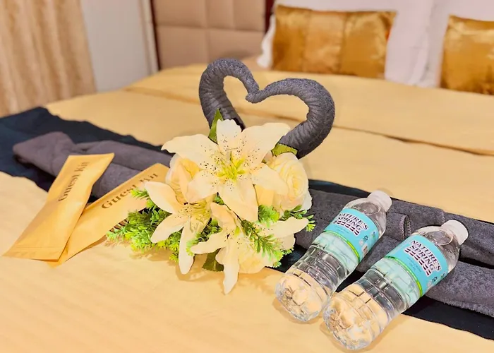 Attractive With Luxury Bed Good For 1-4pax High Speed Wifi With Netflix Free Pool & Parking アパート