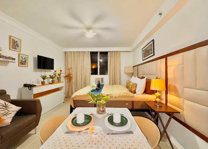 Attractive With Luxury Bed Good For 1-4pax High Speed Wifi With Netflix Free Pool & Parking アパート *