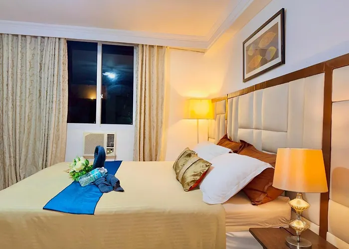Attractive With Luxury Bed Good For 1-4pax High Speed Wifi With Netflix Free Pool & Parking
