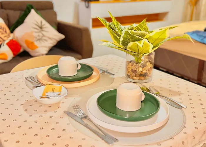 Attractive With Luxury Bed Good For 1-4pax High Speed Wifi With Netflix Free Pool & Parking