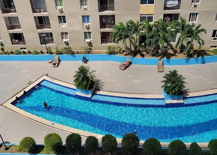 Attractive With Luxury Bed Good For 1-4pax High Speed Wifi With Netflix Free Pool & Parking Suba Basbas